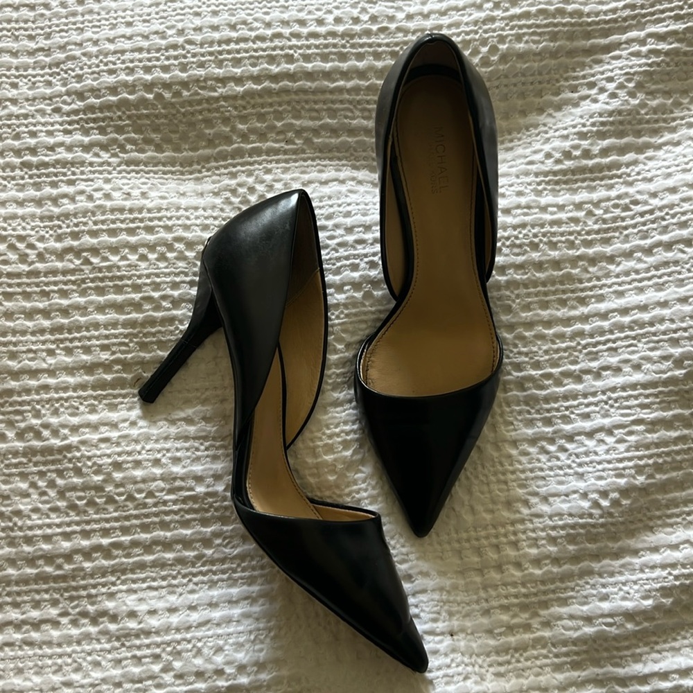 Michael Kors black leather pumps